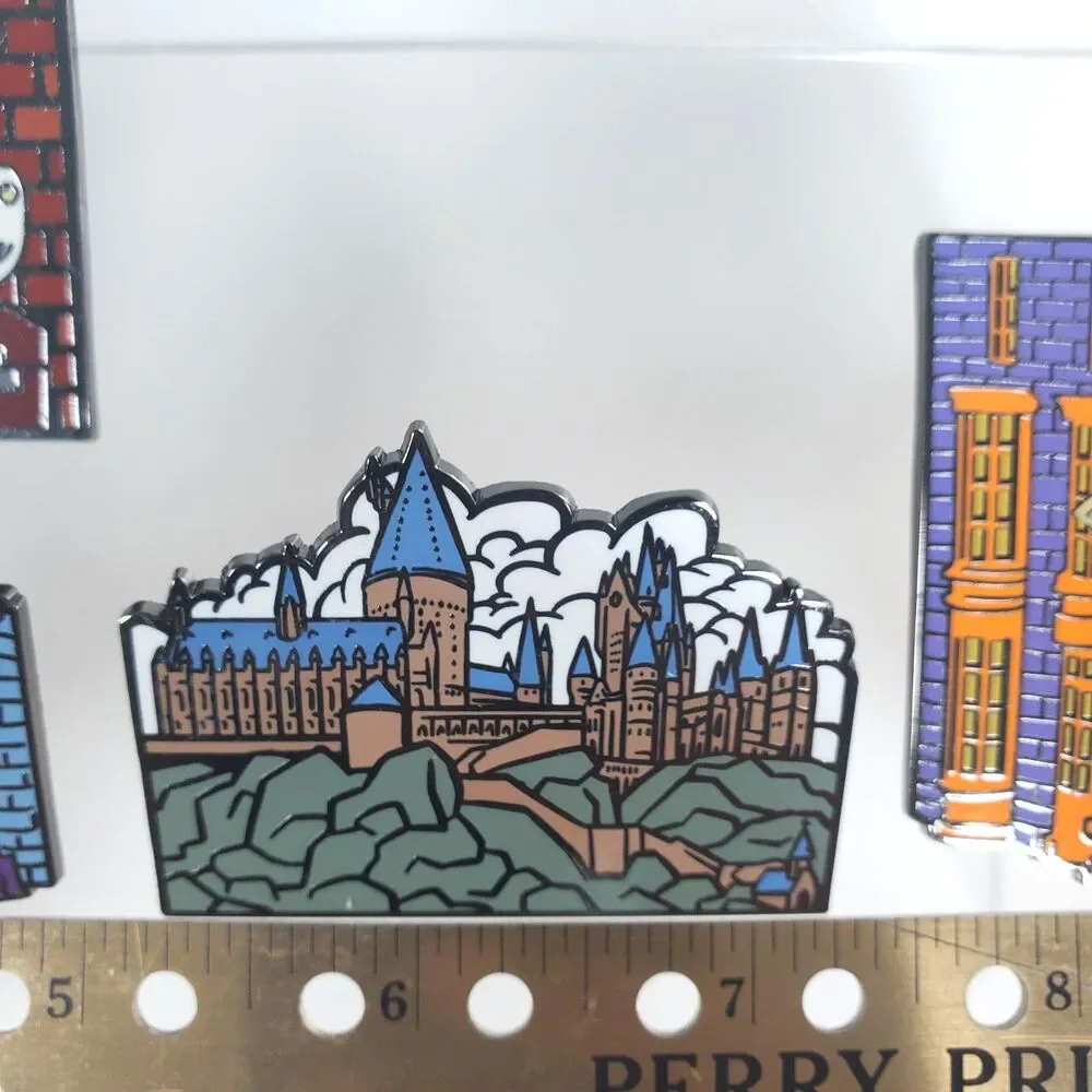 Harry Potter Enamel 5 Pin Set Magical Places Loot Crate 2021 Hogwarts Hogsmeade - Picture 6 of 12